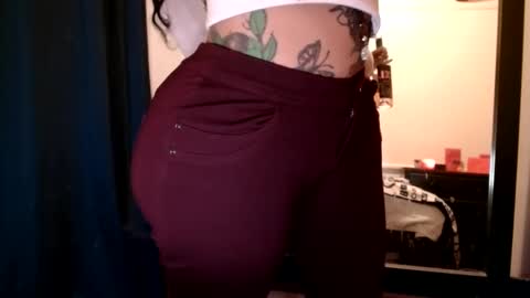 Snapshot of creamyexotica chatting on 03/05/25, 02:56 CreamyExotica online show from 03/05/25, 02:56