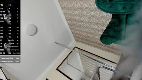 Snapshot of creamyinkk chatting on 01/13/25, 10:58 Sophie online show from 01/13/25, 10:58