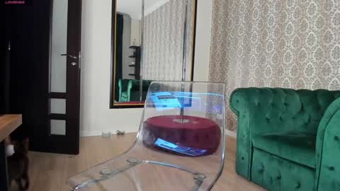 Snapshot of creamyinkk chatting on 01/15/25, 08:51 Sophie online show from 01/15/25, 08:51