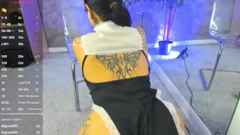 Snapshot of creamyinkk chatting on 09/26/25, 12:42 Sophie online show from 09/26/25, 12:42