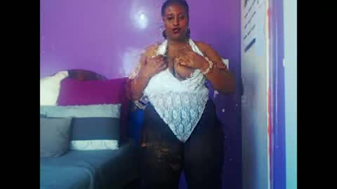 Snapshot of creamylea chatting on 06/23/26, 10:13 CreamyLea online show from 06/23/26, 10:13