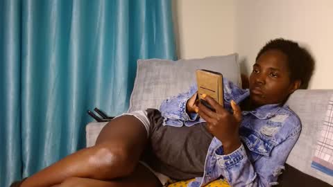 Snapshot of creamypro_ chatting on 12/10/24, 11:00 Taurus04 online show from 12/10/24, 11:00