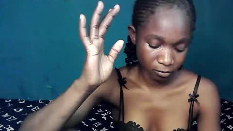 creamyxsugar online show from 10/31/25, 02:40