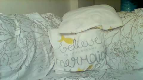 Snapshot of creamyy_pussy chatting on 10/31/25, 10:22 creamyy_pussy online show from 10/31/25, 10:22