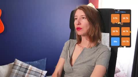 Snapshot of creme_dela_creme chatting on 05/20/26, 11:00 Quinn de la Creme online show from 05/20/26, 11:00