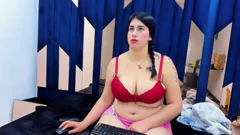 Snapshot of criistaal__ chatting on 12/12/24, 07:19 Criistaal   online show from 12/12/24, 07:19