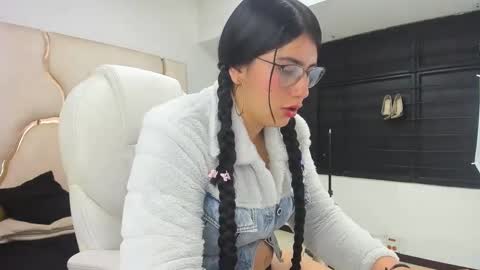 Snapshot of criistaal__ chatting on 02/07/25, 04:37 Criistaal   online show from 02/07/25, 04:37