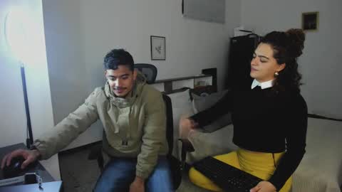 Snapshot of crimson_heart chatting on 12/01/24, 11:36 Crimson heart online show from 12/01/24, 11:36