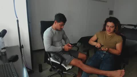 Snapshot of crimson_heart chatting on 12/19/24, 02:46 Crimson heart online show from 12/19/24, 02:46