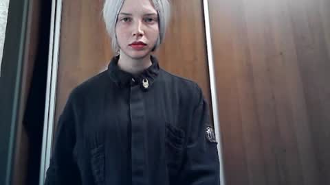 crimson_lady6 online show from 05/18/26, 04:46