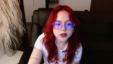 Snapshot of crimson_tati chatting on 12/20/24, 04:20 Tatiana online show from 12/20/24, 04:20
