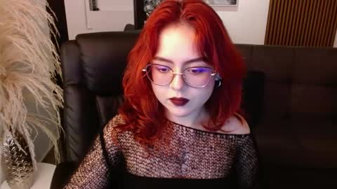 Snapshot of crimson_tati chatting on 01/09/25, 06:17 Tatiana online show from 01/09/25, 06:17