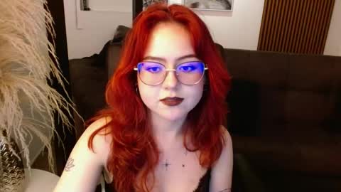 Snapshot of crimson_tati chatting on 01/10/25, 10:28 Tatiana online show from 01/10/25, 10:28