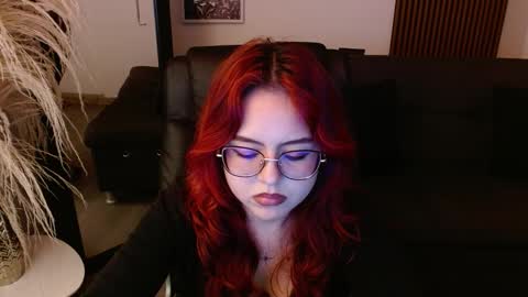 Snapshot of crimson_tati chatting on 02/05/25, 09:15 Tatiana online show from 02/05/25, 09:15