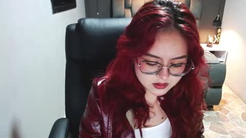 Snapshot of crimson_tati chatting on 02/13/25, 04:22 Tatiana online show from 02/13/25, 04:22