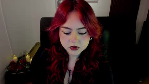 Snapshot of crimson_tati chatting on 10/15/25, 04:12 Tatiana online show from 10/15/25, 04:12