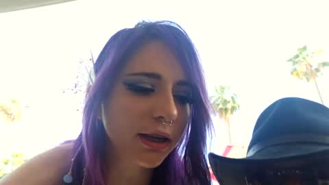 Crimson Kitten online show from 04/21/26, 11:51