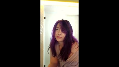 Snapshot of crimsonkitten chatting on 05/11/26, 05:32 Crimson Kitten online show from 05/11/26, 05:32