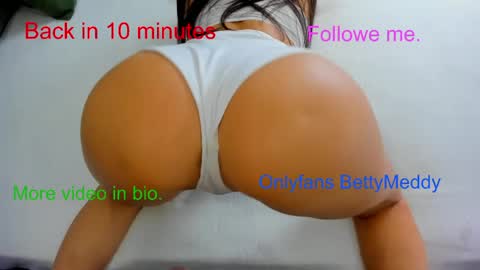 Gold Couple online show from 04/01/26, 05:10