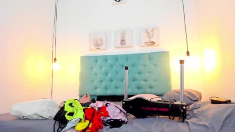 cris_dulce online show from 09/28/25, 06:13