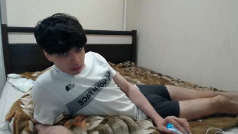 Snapshot of cris_peace chatting on 10/14/25, 04:30 JOIN IN A FAN CLUB AND YOU WILL HAVE 90 OF MY PHOTOVIDEO    FREE FANSLY -  online show from 10/14/25, 04:30