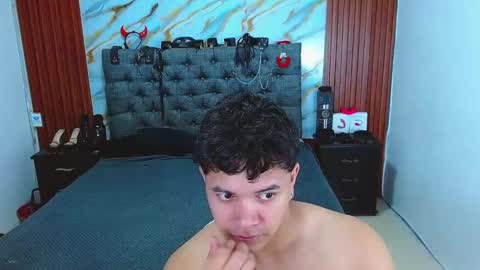 CRISANDMERY online show from 03/11/26, 05:02