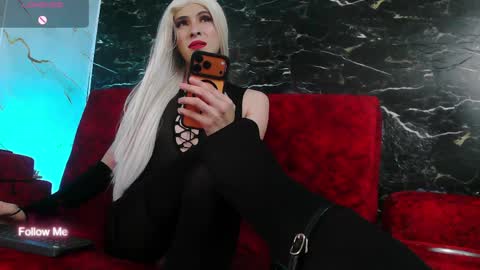 crislingery_doll online show from 04/08/26, 01:00