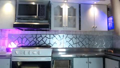 Cristina Onazis online show from 04/18/26, 11:27