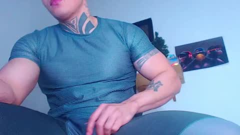 Snapshot of criss__tom chatting on 02/07/25, 02:29 Cristopher online show from 02/07/25, 02:29