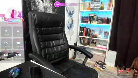 Twitter Christinne p online show from 11/11/25, 09:31