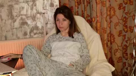 Snapshot of crissy_love chatting on 05/06/26, 05:03 crissy_love online show from 05/06/26, 05:03