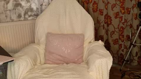Snapshot of crissy_love chatting on 05/06/26, 05:07 crissy_love online show from 05/06/26, 05:07