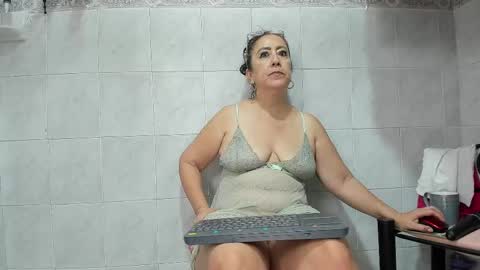 Snapshot of cristal_18xxx chatting on 02/09/25, 06:47 Cristal online show from 02/09/25, 06:47