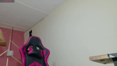 cristal_49 online show from 03/02/26, 12:45