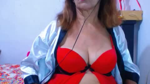 cristal_collins1 online show from 02/04/25, 11:49