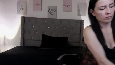  Alejandra from Wednesday to Saturday from 1000 pm to 400 am Colombian hour online show from 03/31/26, 03:08