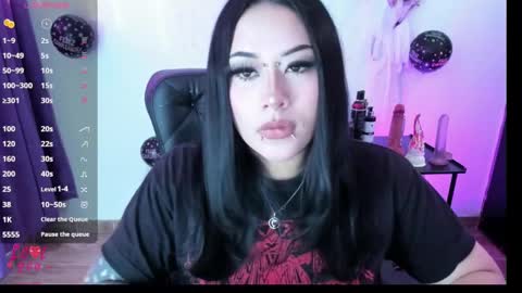 Snapshot of cristal_kosh chatting on 01/30/25, 12:06 Cris online show from 01/30/25, 12:06