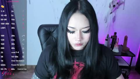 Snapshot of cristal_kosh chatting on 03/05/25, 11:17 Cris online show from 03/05/25, 11:17