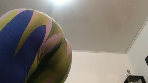 Snapshot of cristal_smith06 chatting on 12/28/24, 02:42 Hanna  online show from 12/28/24, 02:42