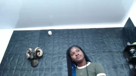 Snapshot of cristal_smith06 chatting on 02/05/25, 04:59 Hanna  online show from 02/05/25, 04:59