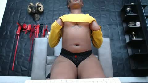 Snapshot of cristal_smith06 chatting on 02/23/25, 08:06 Hanna  online show from 02/23/25, 08:06