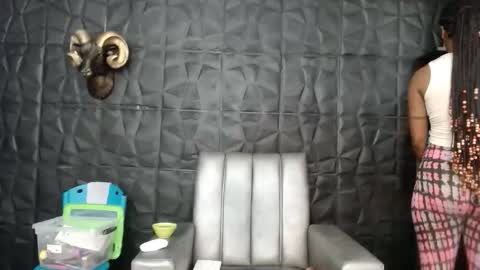 Snapshot of cristal_smith06 chatting on 09/12/25, 09:31 Hanna  online show from 09/12/25, 09:31