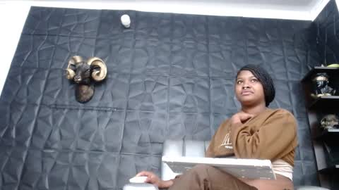 Snapshot of cristal_smith06 chatting on 10/13/25, 11:43 Hanna  online show from 10/13/25, 11:43