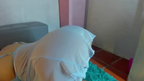 cristal_t2 online show from 01/07/26, 07:49