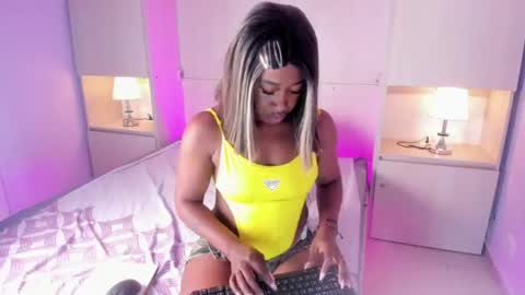 cristalbennet online show from 06/11/26, 07:56