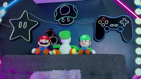 Nicole  Connection time 220pm-910pmCol online show from 02/12/25, 07:45