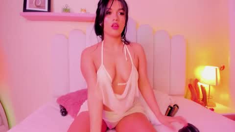 Cristal online show from 12/22/25, 04:20