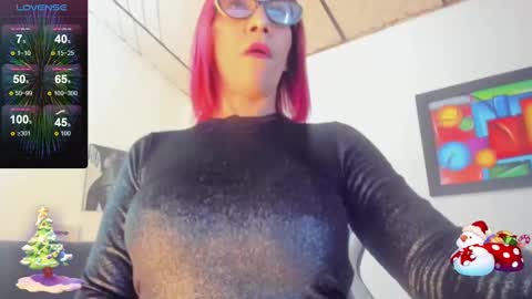 Snapshot of cristallmiller_ chatting on 12/31/24, 12:15 cristal miller online show from 12/31/24, 12:15