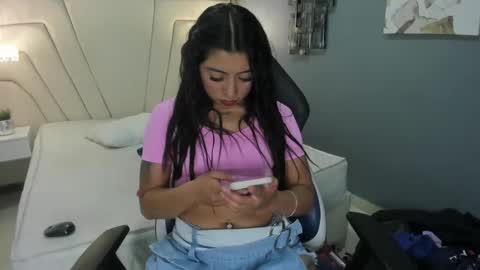  Independent Model online show from 01/09/25, 03:58