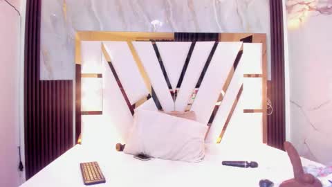 cristin  online show from 11/05/25, 07:08